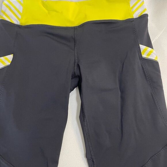 Lululemon Run Mod Moves Black cropped
Leggings size 4 - Picture 5 of 8